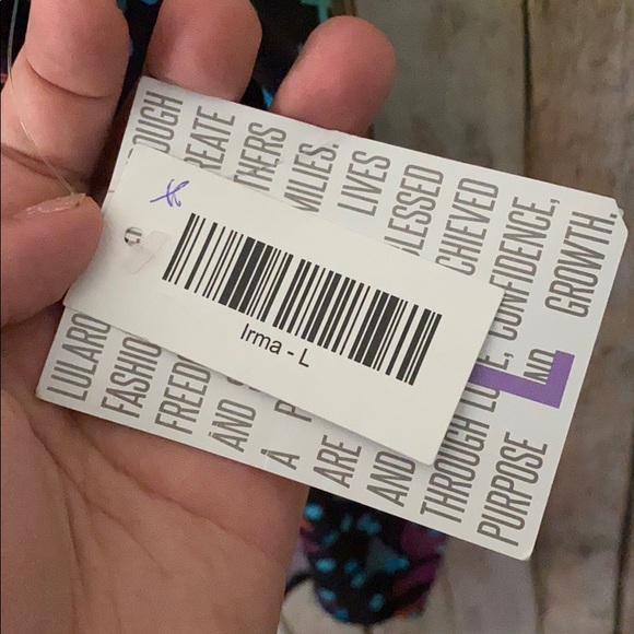 Irma large NWT - Picture 2 of 2